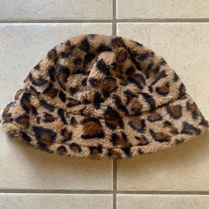 Cute cheetah print bucket hat , very soft